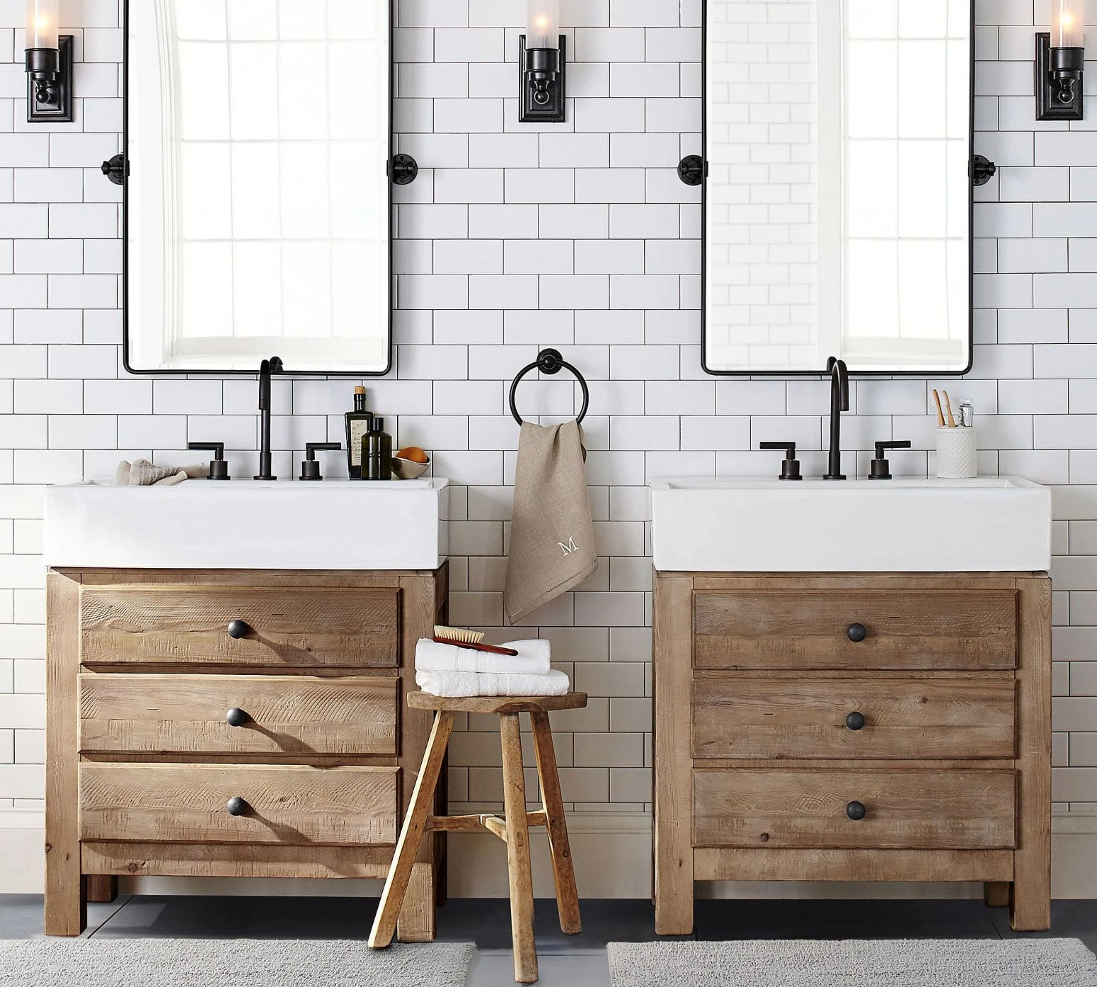 Günstiger moderner Schminktisch, Doppelspiegel und Doppelwaschbecken, Badezimmerschrank, Luxus-Badezimmer-Eitelkeit